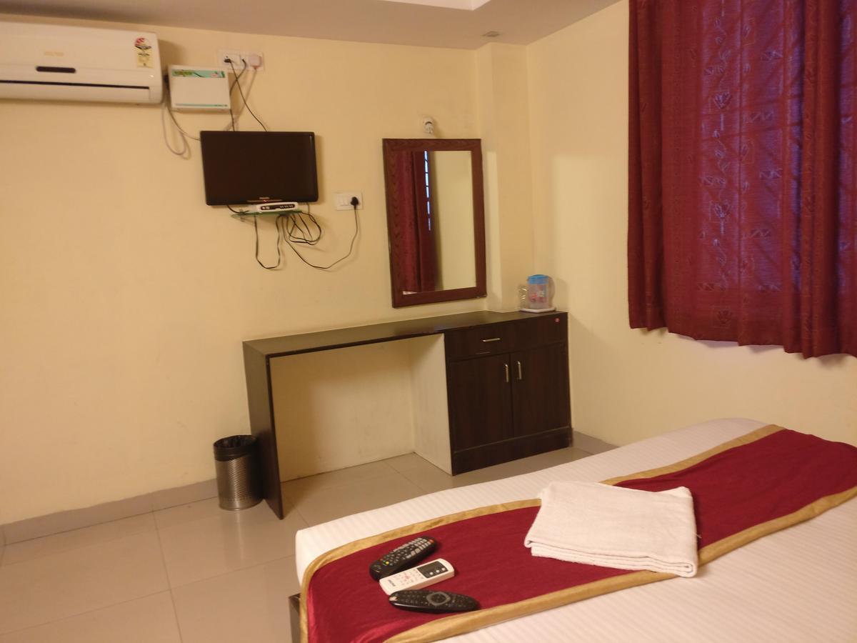 Hotel Skyland Bangalore Esterno foto