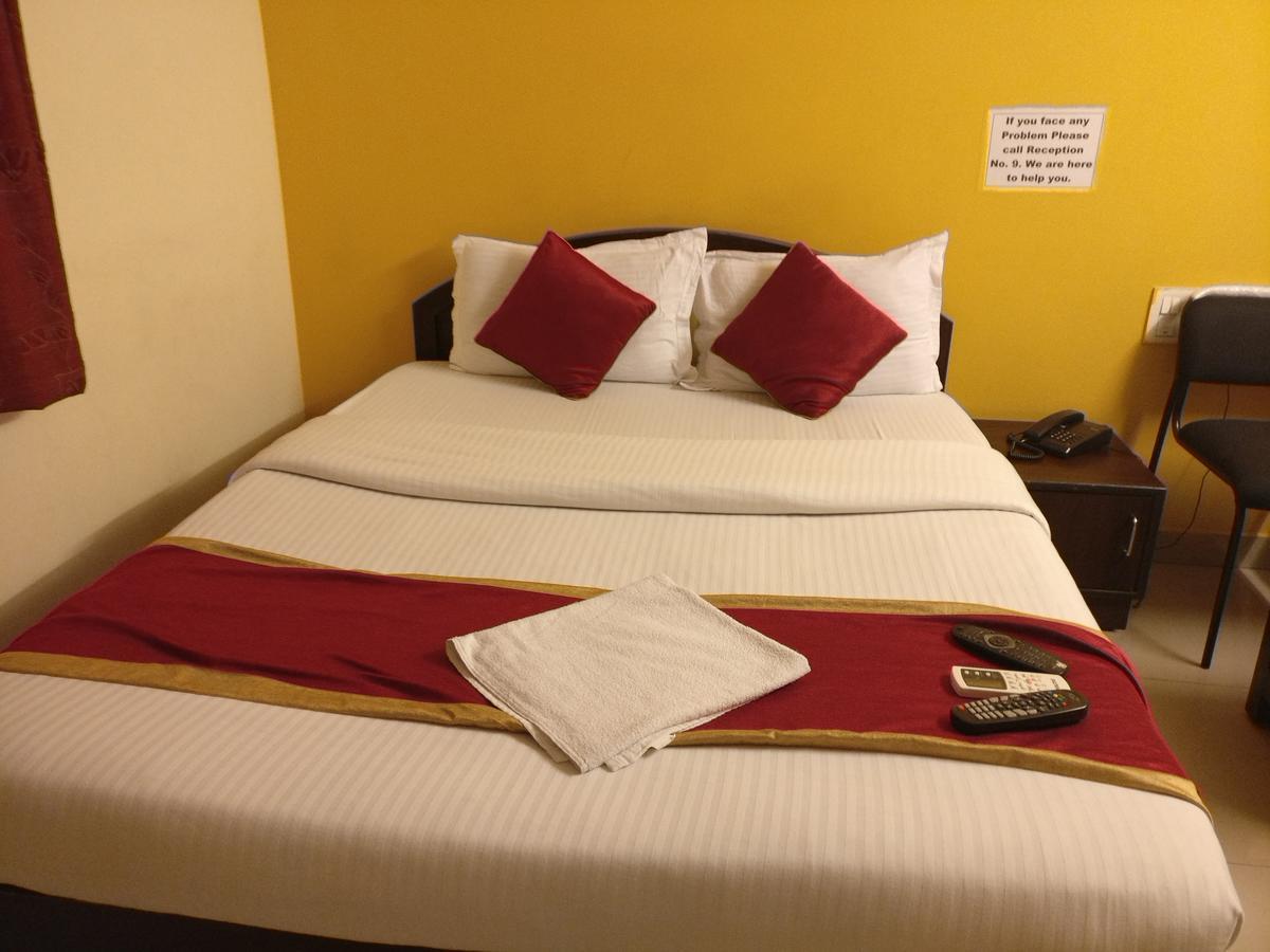 Hotel Skyland Bangalore Esterno foto